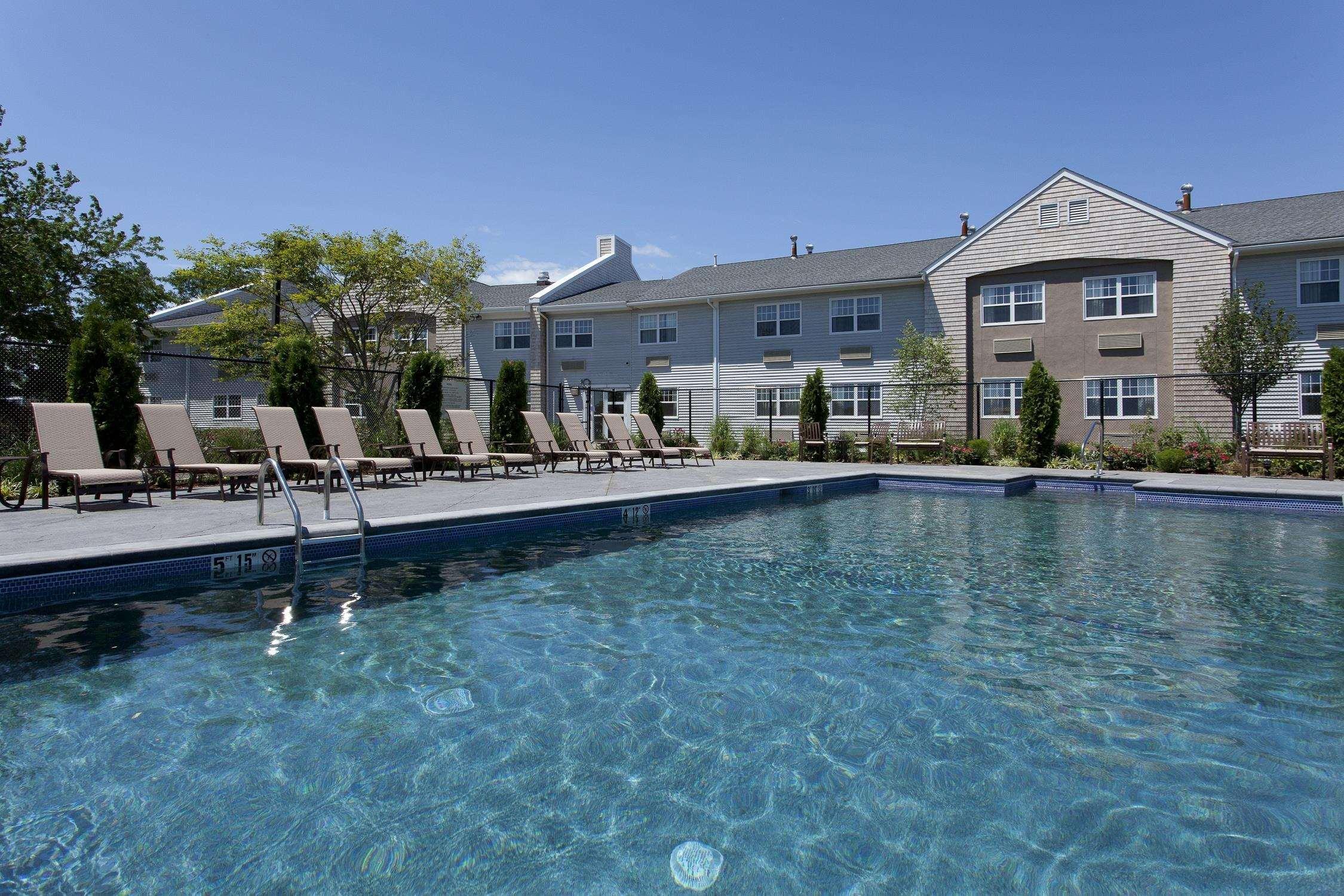 Doubletree By Hilton Cape Cod - Hyannis Hotel Exterior photo