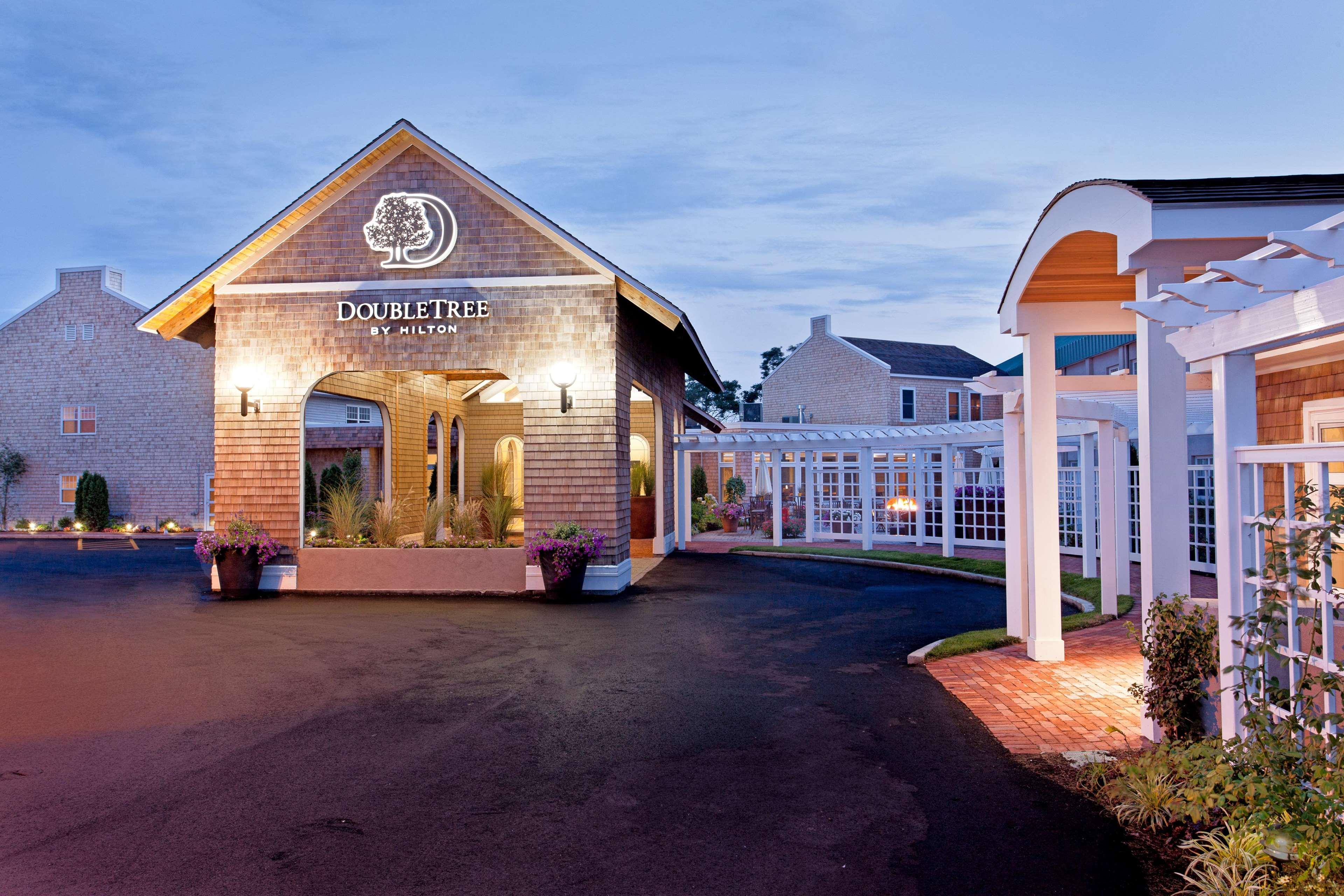 Doubletree By Hilton Cape Cod - Hyannis Hotel Exterior photo