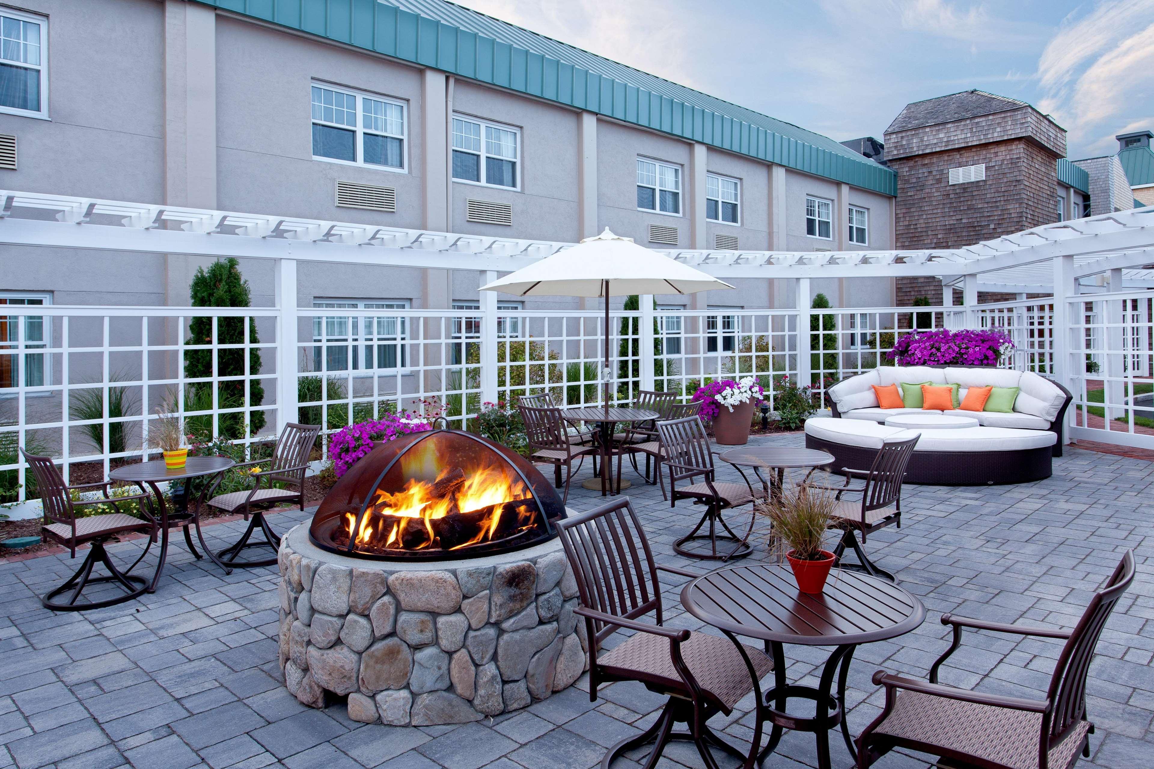 Doubletree By Hilton Cape Cod - Hyannis Hotel Exterior photo