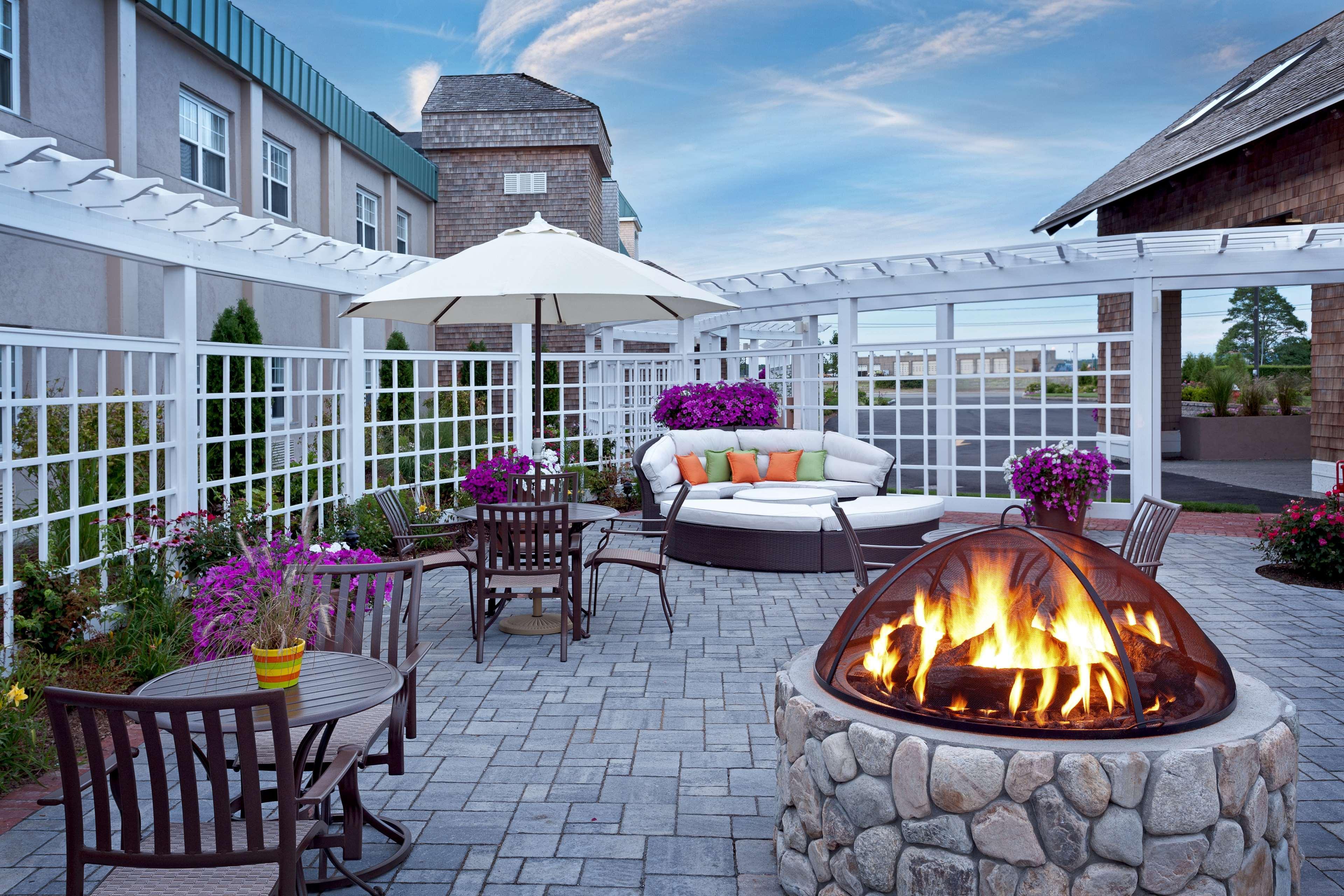 Doubletree By Hilton Cape Cod - Hyannis Hotel Exterior photo